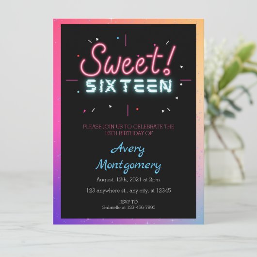 Zestiende verjaardag Glowende Neon Uitnodiging (Staand voorkant)