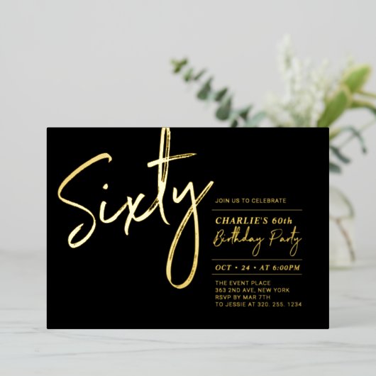 zestig | Black Modern Lettering 60ste Verjaardagsf Folie Uitnodiging (Staand Voorkant)
