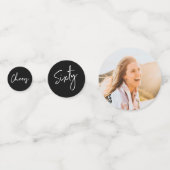 zestig | Zwart & Wit Moderne 60e Verjaardag Foto Confetti (Achterkanten)