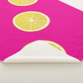 Zesty Lemon Trio on Pink Sherpa Blanket Deken (3/4)