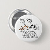 Zet de veer tussen je benen. ronde button 5,7 cm (Voorkant /achterkant)