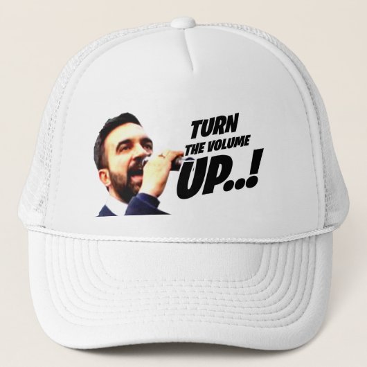 Zet het Volume Harder - Zohran Mamdani Trucker Pet (Voorkant)