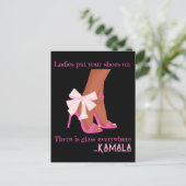 Zet je schoenen op dames, er is overal glas feestdagenkaart (Staand voorkant)