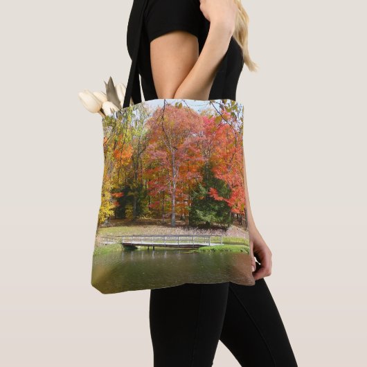 Zeven Herfst Bridge III Autumn Landschap Tote Bag (Dichtbij)