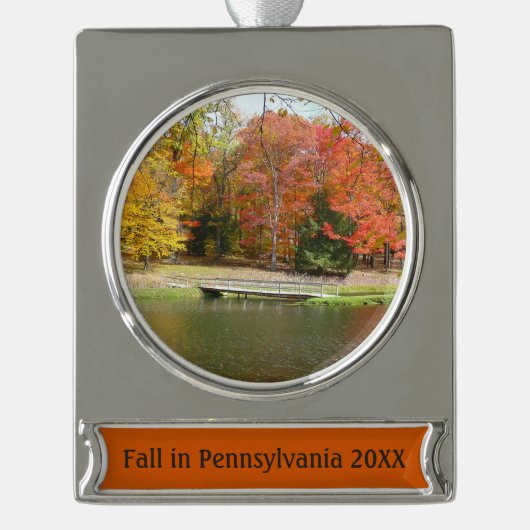 Zeven Herfst Bridge III Autumn Landschap Verzilverd Banner Ornament (Voorkant)