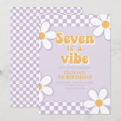 Zeven is een Vibe Retro Check Paarse Daisy Kaart (Voorkant / Achterkant)