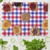 Zeven Kolaches op een Tsjechische keukenhanddoek (Gevouwen)