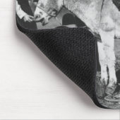 Zeven rodeo cowemmeisjes die met een ezel poseren muismat (Hoek)