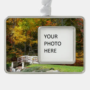 Zeven Springs Fall Bridge I Herfstlandschap Verzilverd Omlijst Ornament