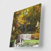 Zeven Springs Fall Bridge I Herfstlandschap Vierkante Klok (Hoek)