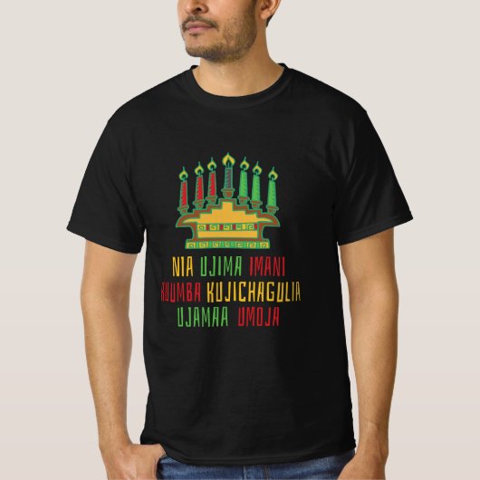 ZEVEN VORSTENDOMMEN VAN KWANZAA T-SHIRT (Voorkant)