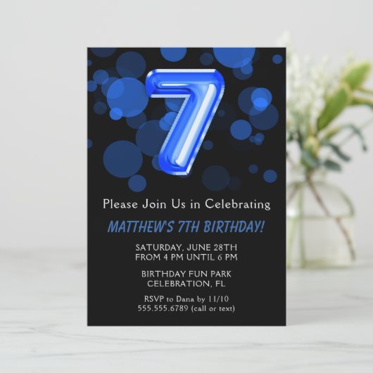 Zevende verjaardag Kinder Blauwe Jongen Partij Kaart (Staand voorkant)