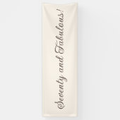 Zeventig en Fabulous Ivory Elegant Script Verjaard Spandoek (Verticaal)
