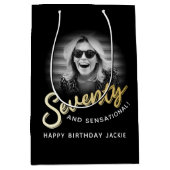 Zeventig gouden schrift en aangepaste foto 70ste v medium cadeauzakje (Voorkant)