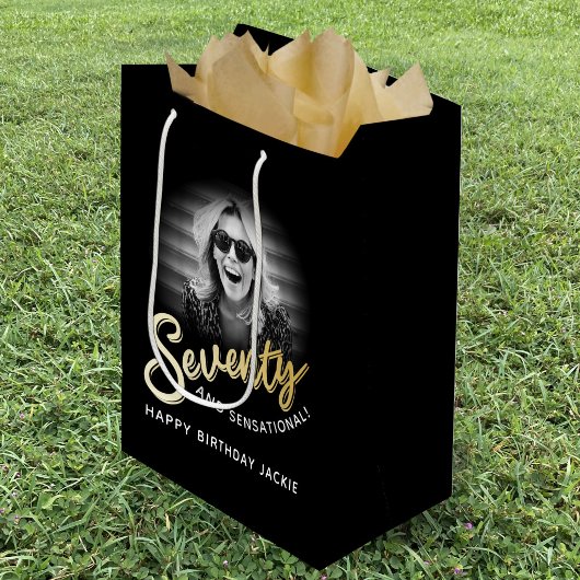 Zeventig gouden schrift en aangepaste foto 70ste v medium cadeauzakje