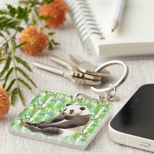 Zhen Zhen de Panda op Bamboo Sleutelhanger (Voorkant Rechts)