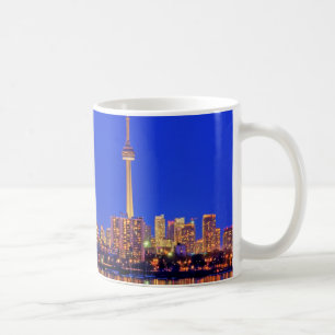 Zicht op de skyline van Downtown Toronto 's nachts Koffiemok