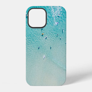Zicht vanuit de lucht op surfers, heldere oceaan. iPhone 12 hoesje