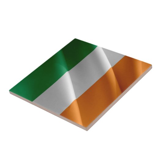 zIE002 IERLAND, zwaaiende vlag, Tegeltje (Zijkant)