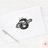 ZIE DIT RONDE STICKER (Envelop)