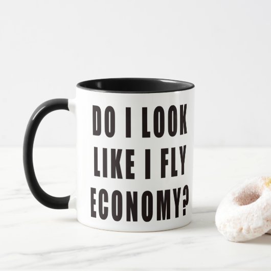 Zie ik eruit alsof ik een vliegende economie heb? mok (Met donut)