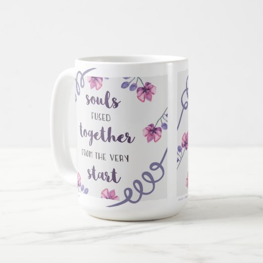 Zielen versmolten van bij het begin koffiemok (Voorkant links)