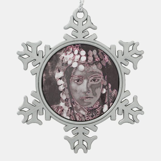 zigeuner in Champagne Pink Headdress Tin Sneeuwvlok Ornament (Voorkant)