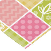 Zigzag, Chevron, Polka Dots, Gingham, Patchwork Medium Tafelloper (Hoek)