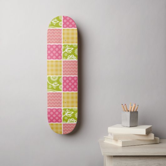 Zigzag, Chevron, Polka Dots, Gingham, Patchwork Persoonlijk Skateboard (Muurkunst)