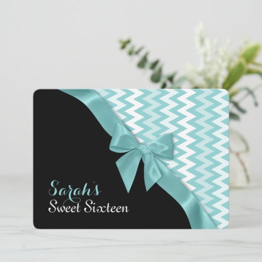 Zigzag en Aqua Bow Sweet Sixteen Birthday Kaart (Staand voorkant)