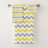 Zigzag Patroon, Chevron Pattern, Geel, Grijs Bad Handdoek (Insitu)