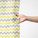 Zigzag Patroon, Chevron Pattern, Geel, Grijs Sjaal<br><div class="desc">Elegant,  stijlvol en verfijnd zigzagpatroon (chevron) in gele,  grijze en witte kleur. Moderne en trendy cadeau,  perfect voor de zigzag-minnaar in je leven.</div>