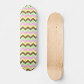 Zigzag patroon (roze, groen, geel en bruin) persoonlijk skateboard (Voorkant)
