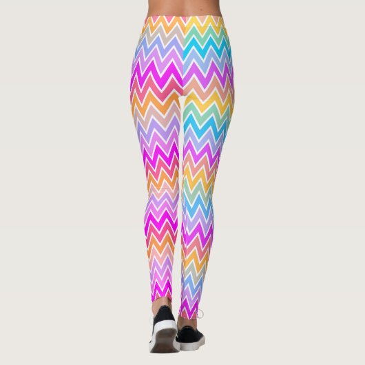 Zigzag Rainbow Pattern Pink, Blue Yellow Oranje Leggings (Achterkant)