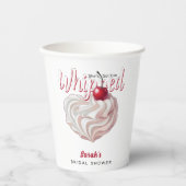 Zij Heeft Hem Slagroom Kers Bruidsfeestje Papieren Bekers (Voorkant)