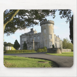 Zij-ingang van Dromoland Castle zonder mensen Muismat