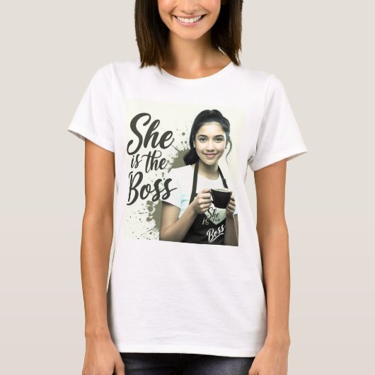 Zij is de baas van de vrouwendag t-shirt (Voorkant)