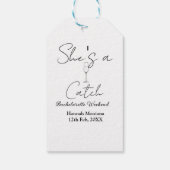 Zij is een vangst champagnefles vrijgezellenweeken cadeaulabel (Achterkant)