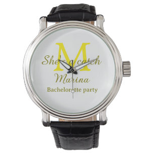Zij is een vangst gele monogram vrijgezellenfeest  horloge