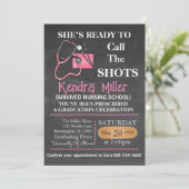 Zij is klaar om het Afstuderen van de showts te ro Kaart (Staand voorkant)