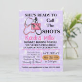 Zij is klaar om het Afstuderen van de showts te ro Kaart (Staand voorkant)