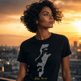 Zij Is Kunst Empowering Vrouw Typography T-Shirt