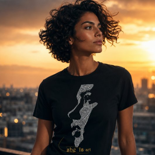 Zij Is Kunst Empowering Vrouw Typography T-Shirt