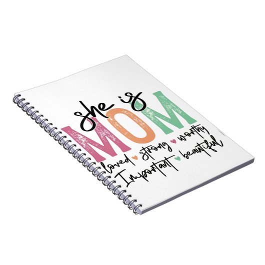 Zij is mama: Geliefd, Sterk, Waardig, Belangrijk,  Notitieboek (Rechterzijde)