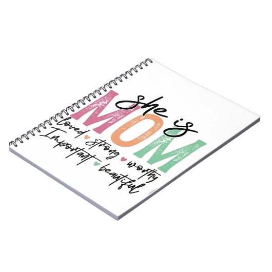 Zij is mama: Geliefd, Sterk, Waardig, Belangrijk,  Notitieboek (Linkerzijde)