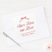 Zij Knoopt De Knoop Rode Elegante Met De Hand Gete Vierkante Sticker (Envelop)