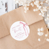 Zij Knoopt de Strik Coquette Bruidsfeestje Ronde Sticker