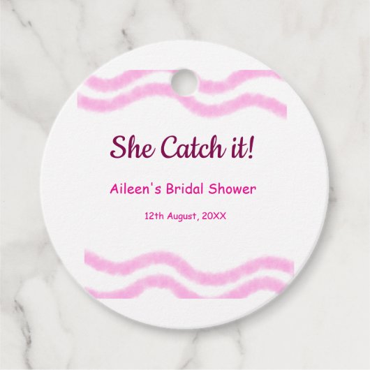 Zij vangt het roze spiraal waterverf lijnen bruid bedankjes labels (Voorkant)