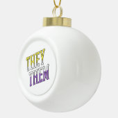 Zij zij nonbinary kleuren keramische bal ornament (Rechts)