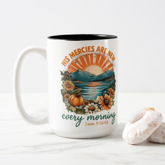 Zijn barmhartigheden zijn nieuw... tweekleurige koffiemok (Met donut)